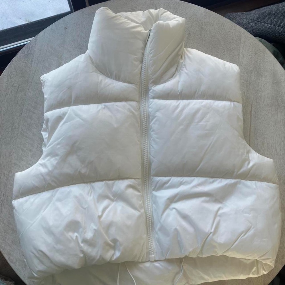 White puffer vest with zipper
